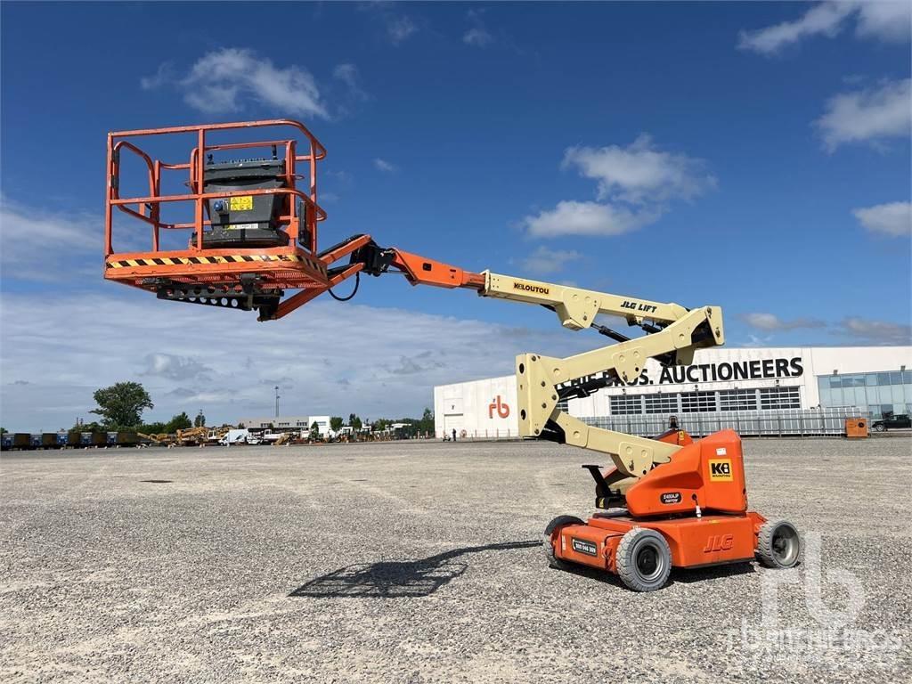 JLG E400AJPN Kĺbové plošiny