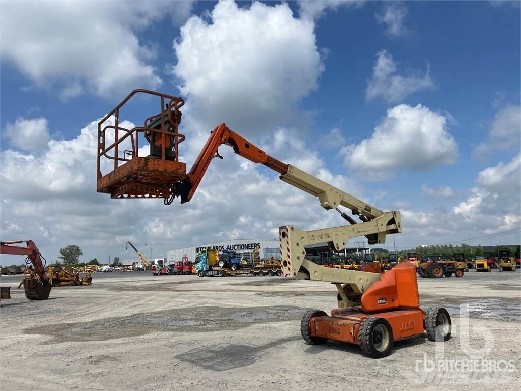 JLG E450AJ Kĺbové plošiny