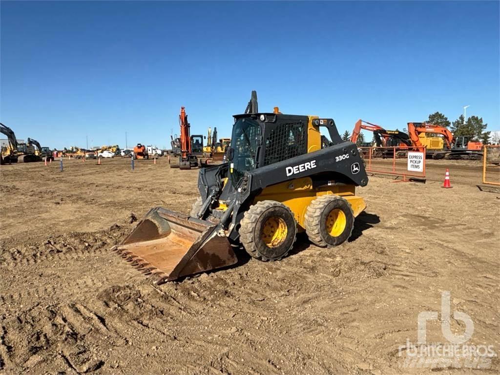 John Deere 330G Šmykom riadené nakladače