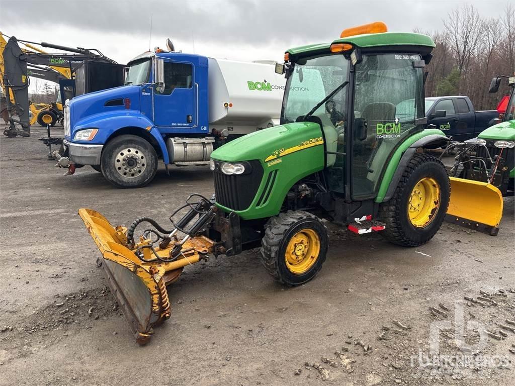 John Deere 3320 Kompaktné traktory