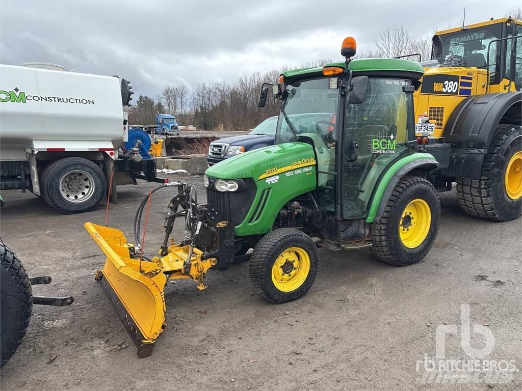 John Deere 3520 Kompaktné traktory
