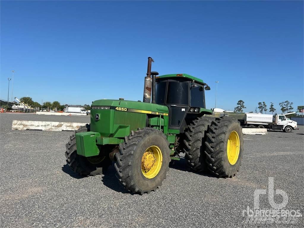 John Deere 4850 Traktory