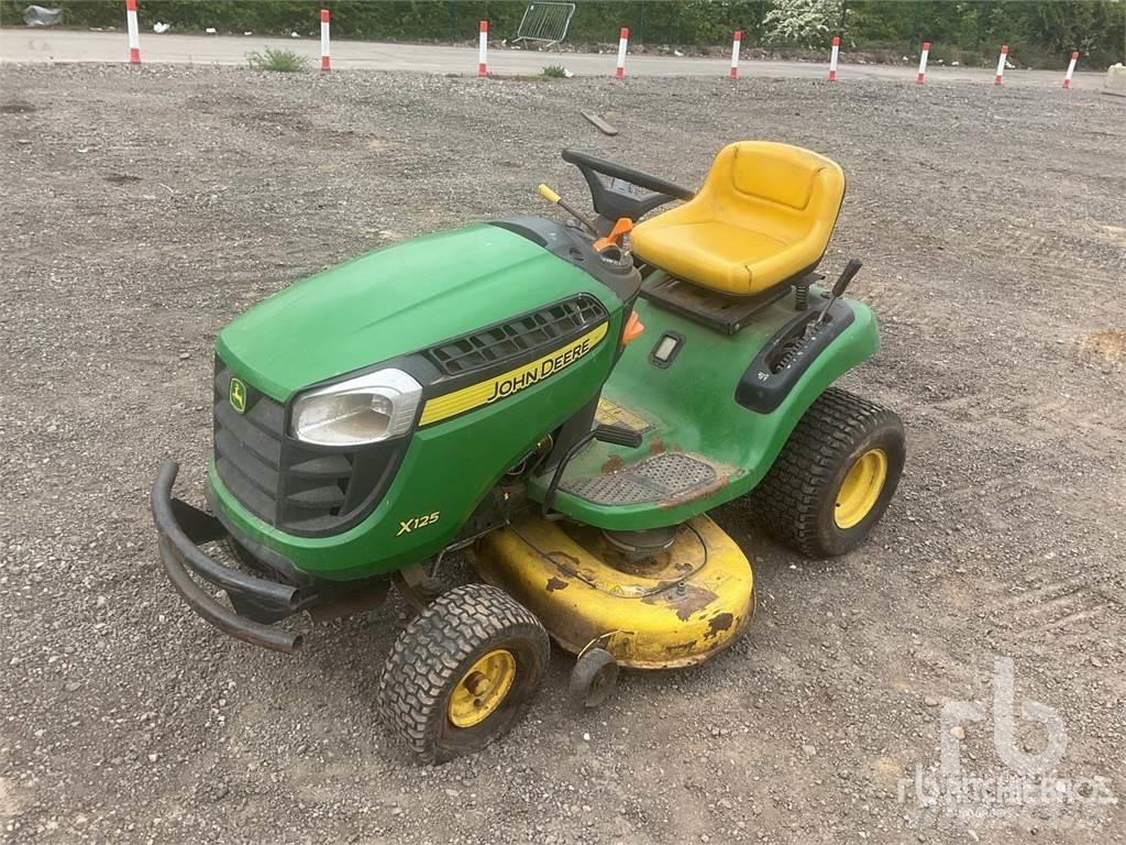 John Deere X125 Žacie stroje