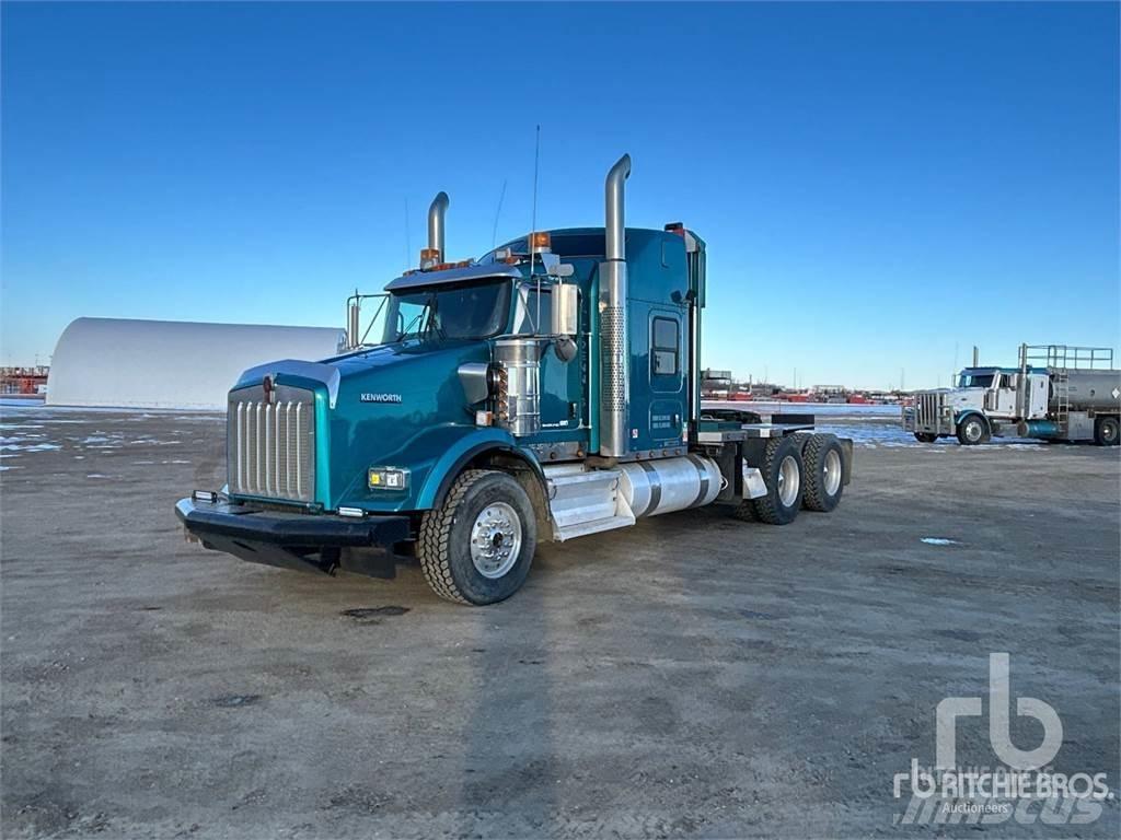 Kenworth T800 Valník s navijakom