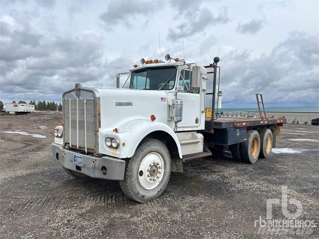 Kenworth W900 Plošinové nákladné automobily/nákladné automobily so sklápacími bočnicami
