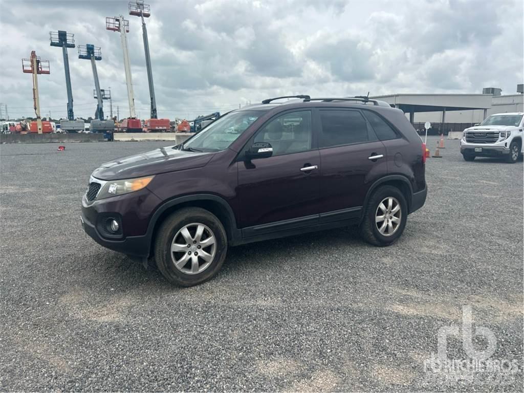 Kia SORENTO Automobily