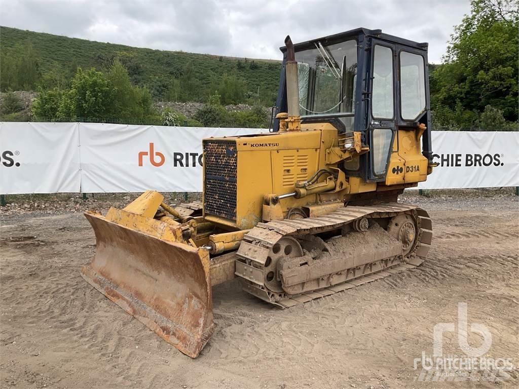 Komatsu D31A-17 Pásové dozéry