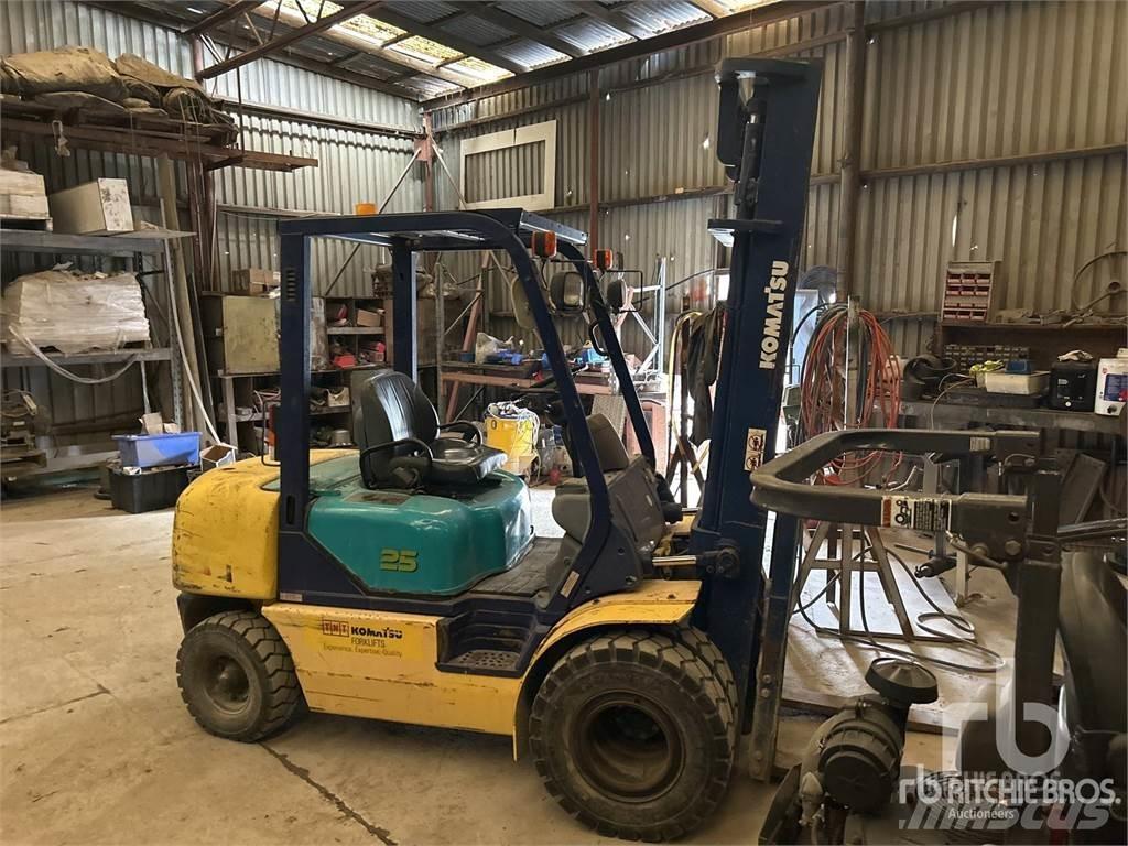 Komatsu FG25T12 Dieselové vozíky