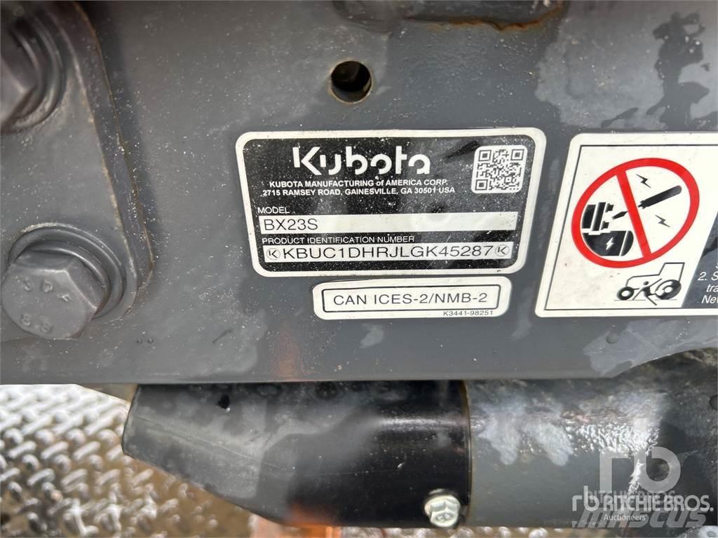 Kubota BX23S Kompaktné traktory