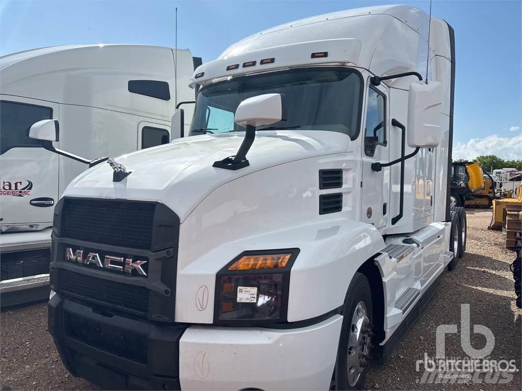 Mack AN64T Ťahače