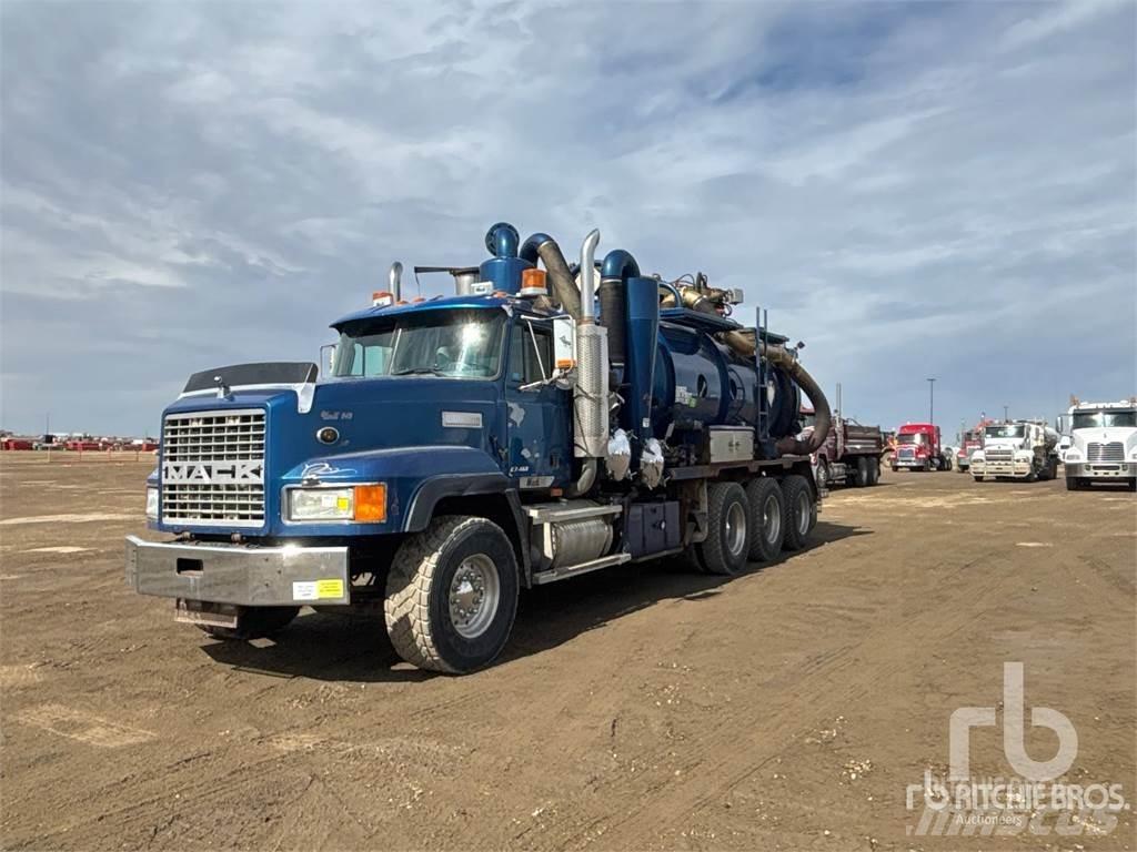 Mack CL713 Kombinované/Čerpacie cisterny