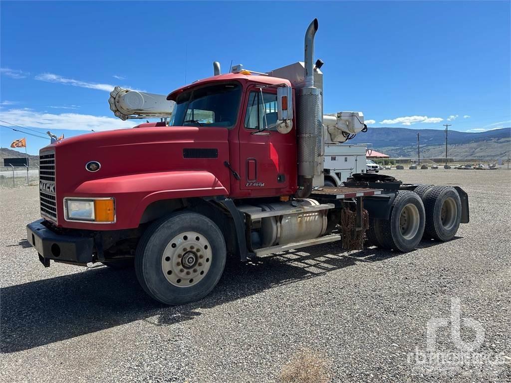 Mack CL713 Ťahače