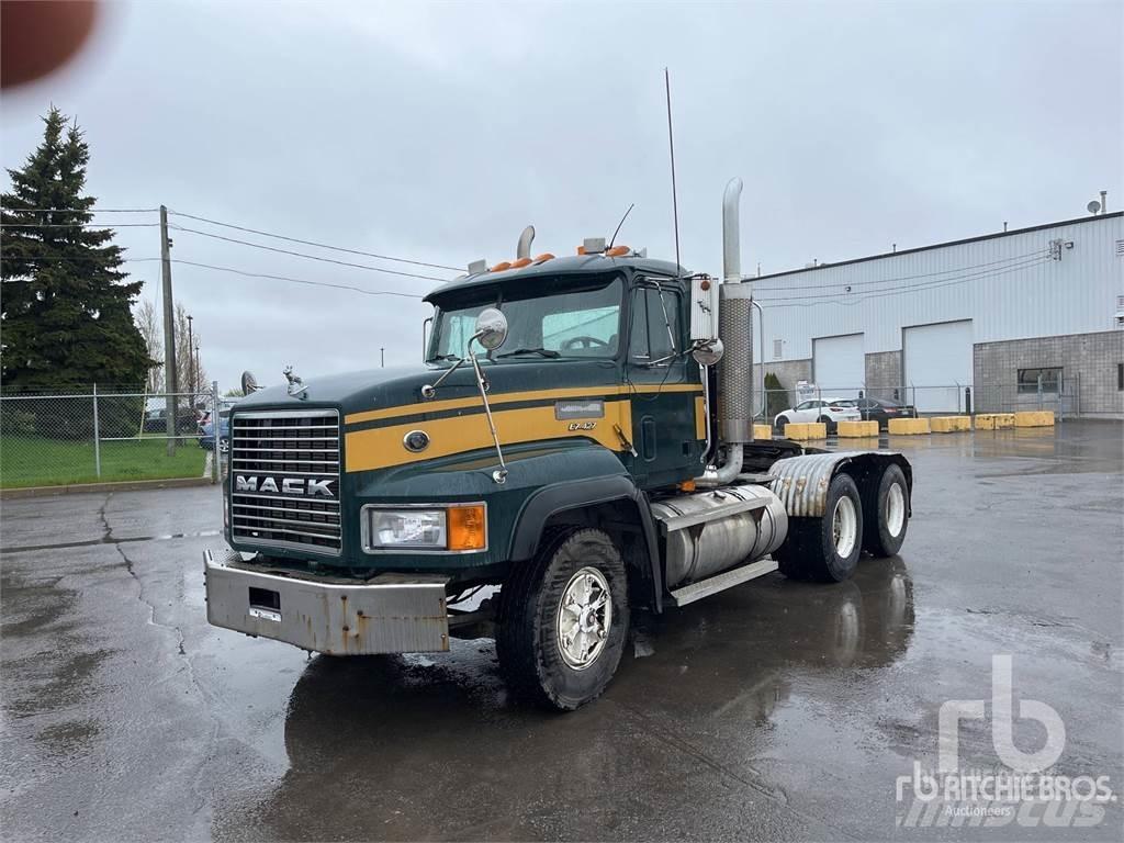 Mack CL713 Ťahače