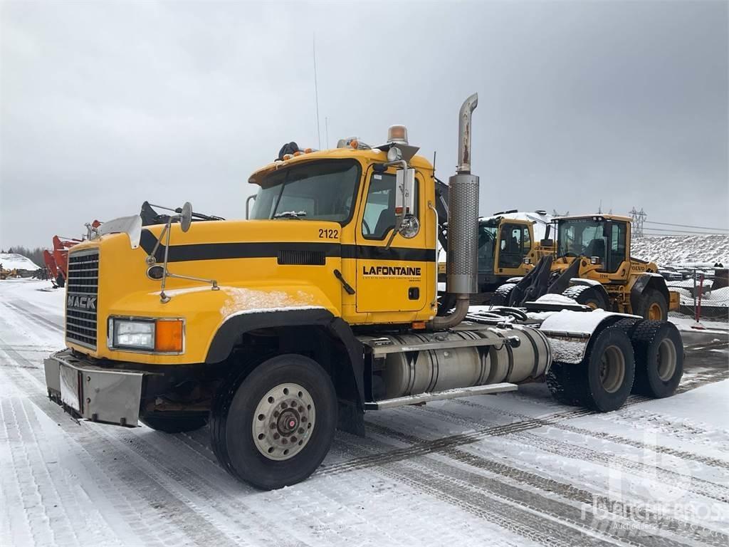 Mack CL733 Ťahače