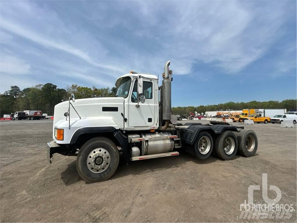 Mack CL733 Ťahače