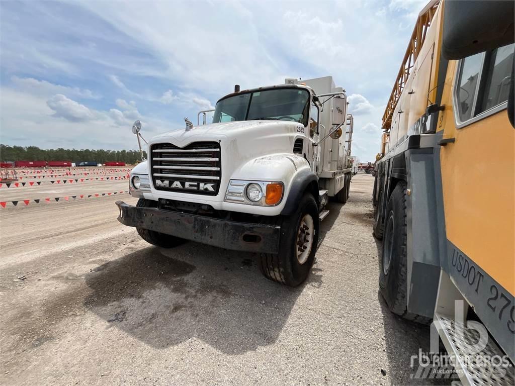 Mack CV713 Komunálne / Multi-úžitkové vozidlá