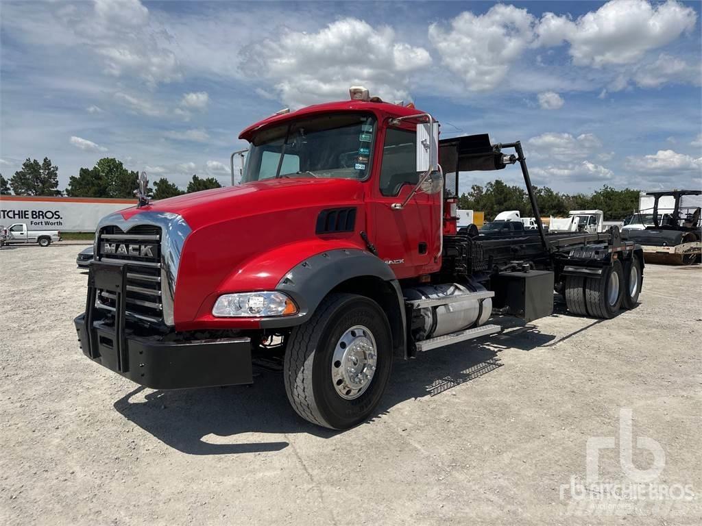Mack GU813 Lanový nosič kontajnerov