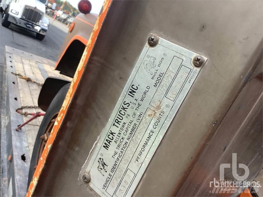 Mack R685ST Ťahače
