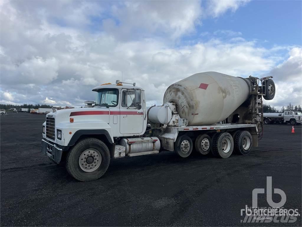 Mack RD688S Domiešavače betónu