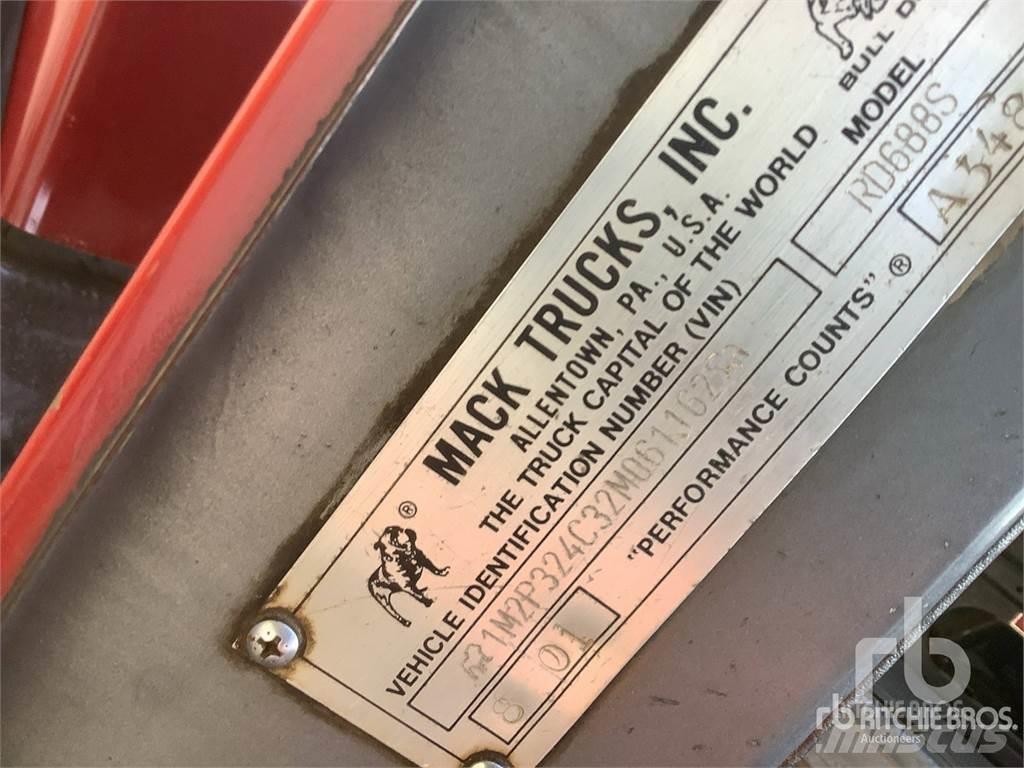 Mack RD688S Lanový nosič kontajnerov