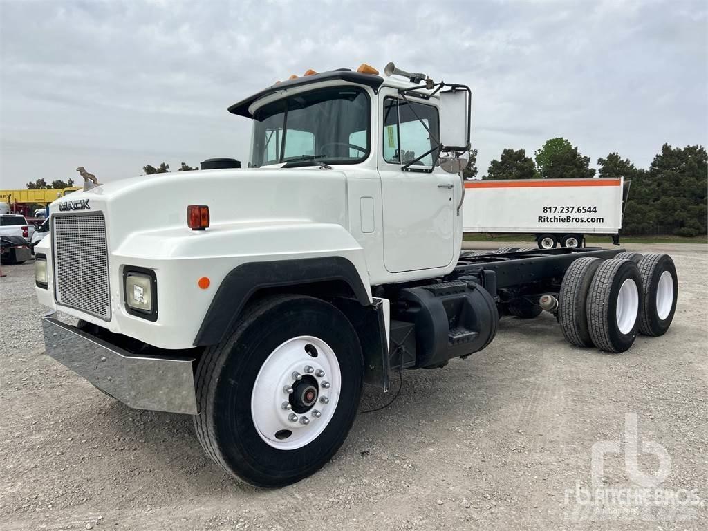 Mack RD690S Nákladné vozidlá bez nadstavby