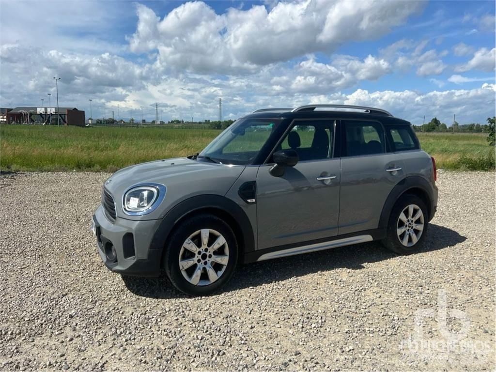 Mini COUNTRYMAN Automobily