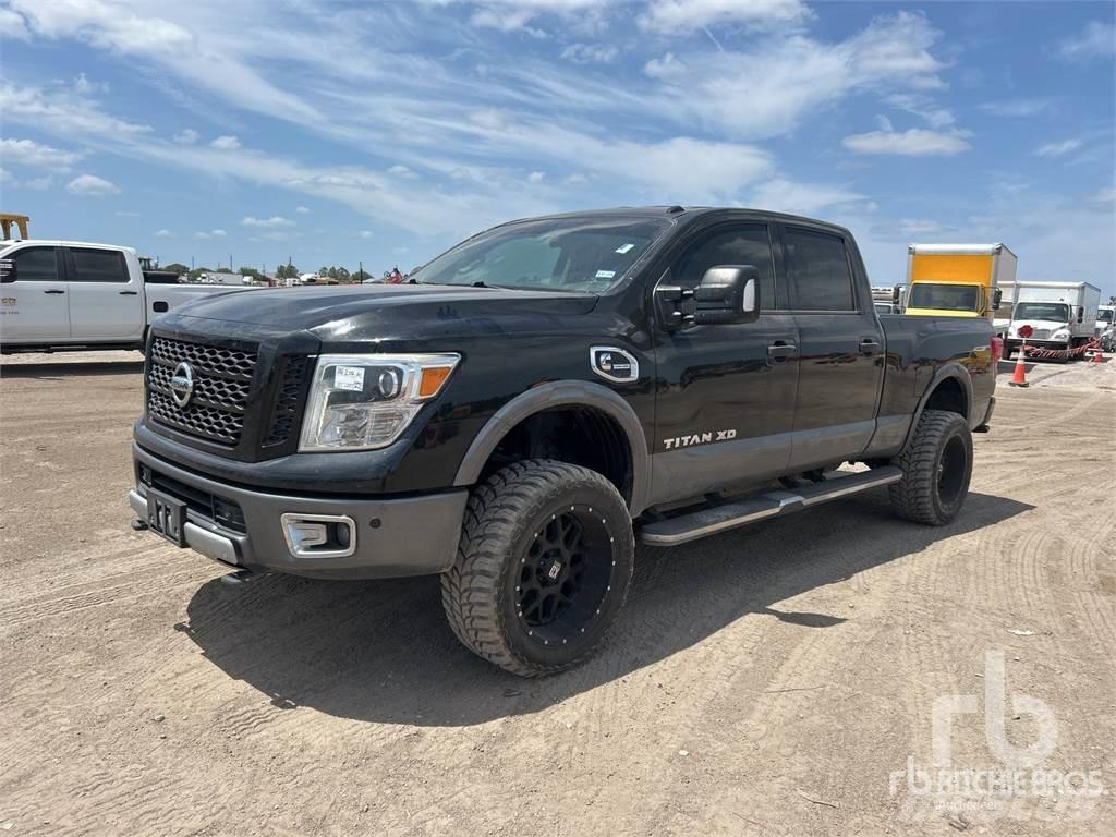 Nissan TITAN Nakladacia/sklápacia bočnica