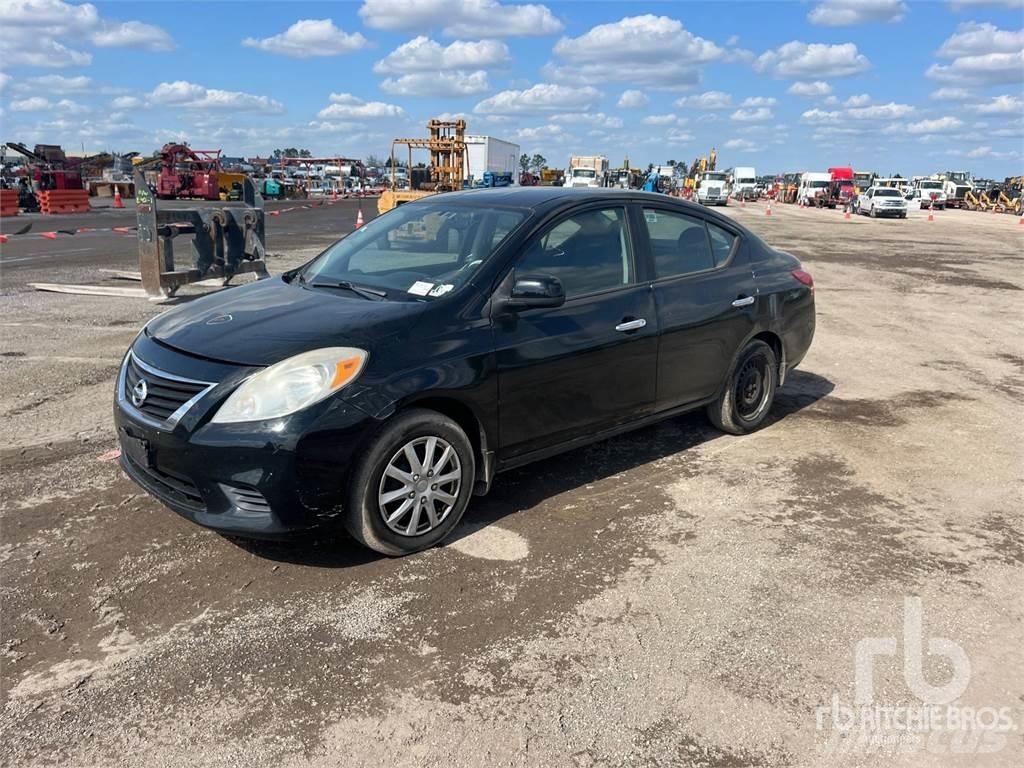 Nissan VERSA Automobily