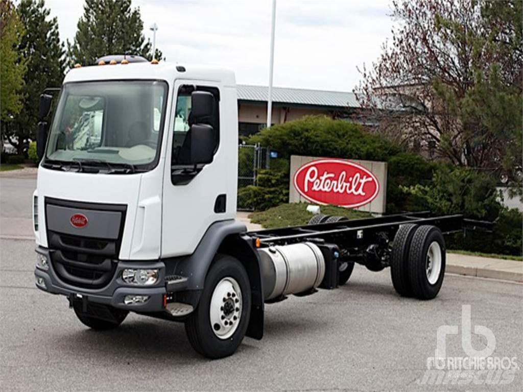 Peterbilt 220 Nákladné vozidlá bez nadstavby