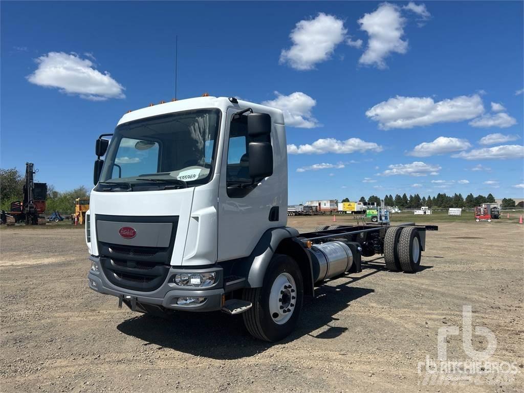Peterbilt 220 Nákladné vozidlá bez nadstavby