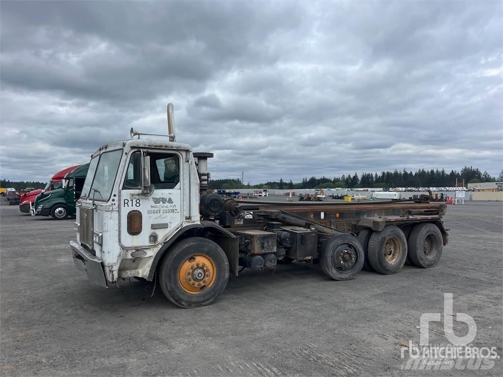 Peterbilt 320 Lanový nosič kontajnerov