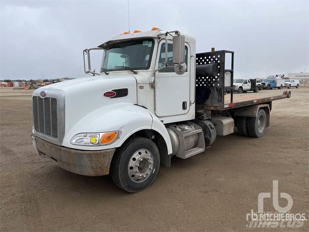 Peterbilt 330 Hákový nosič kontajnerov