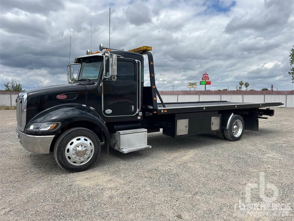 Peterbilt 330 Kabíny a interiér
