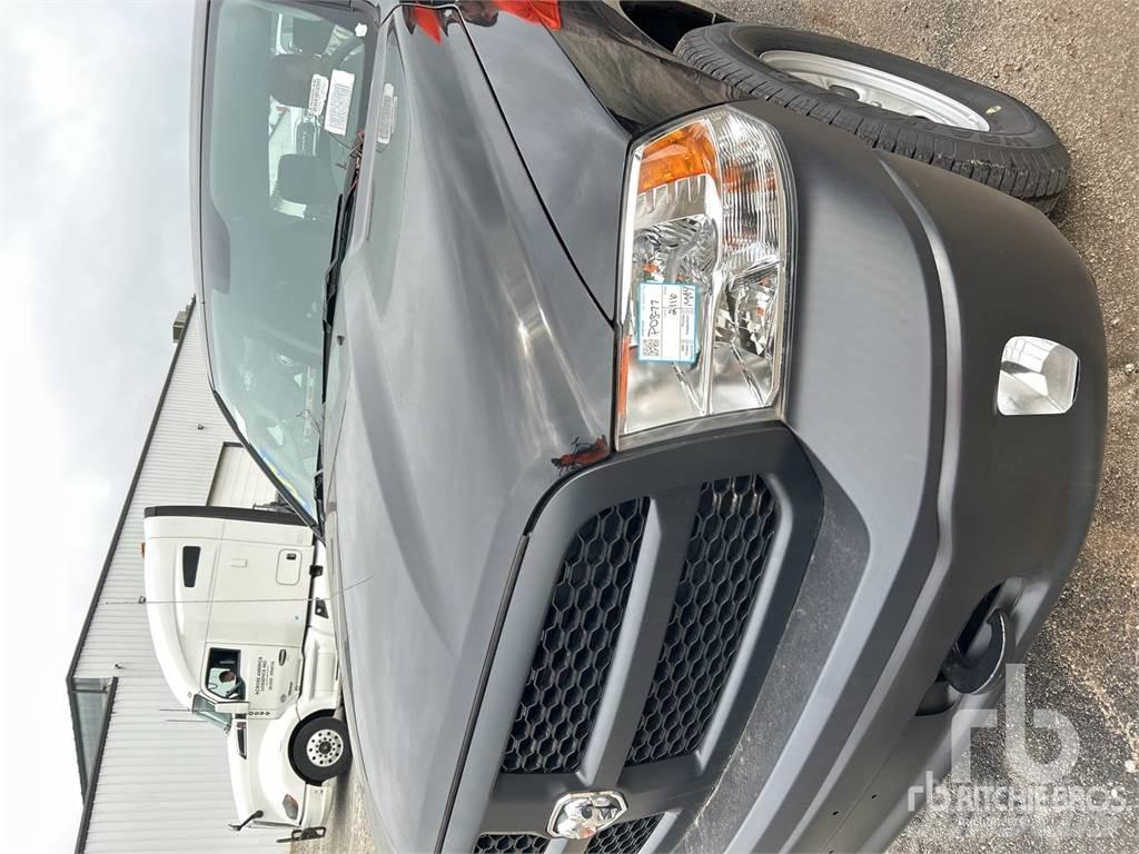 RAM 1500 Nakladacia/sklápacia bočnica