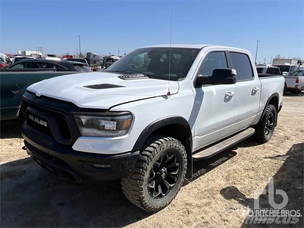 RAM 1500 Nakladacia/sklápacia bočnica
