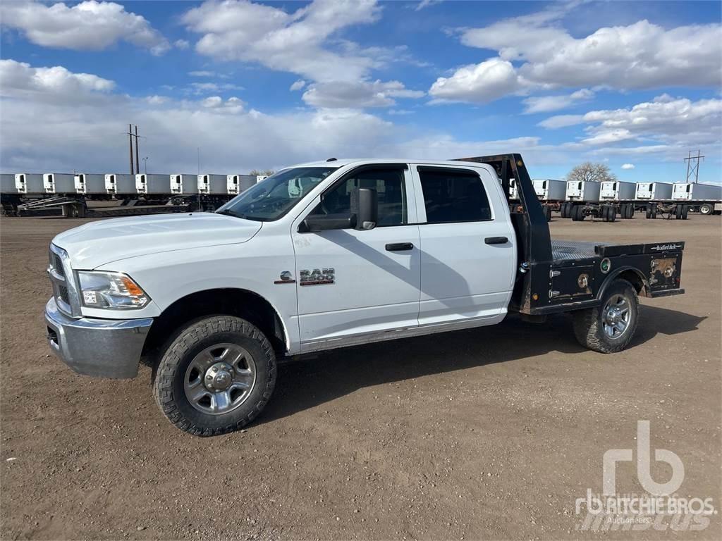 RAM 2500 Plošinové nákladné automobily/nákladné automobily so sklápacími bočnicami