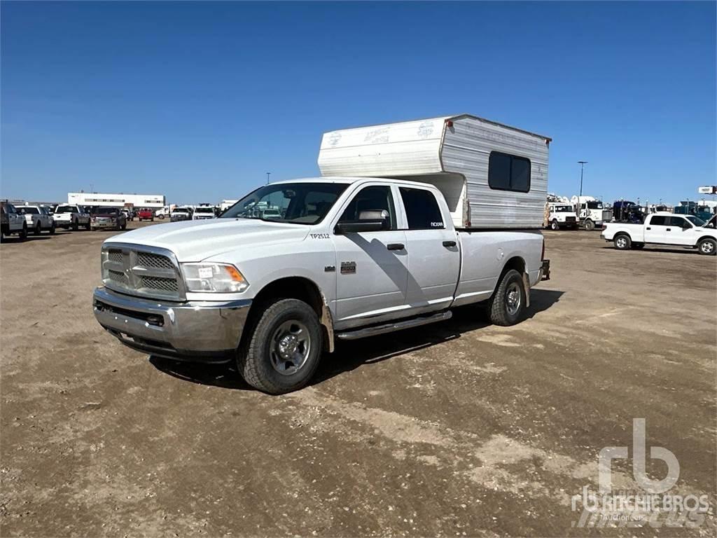 RAM 2500 Nakladacia/sklápacia bočnica