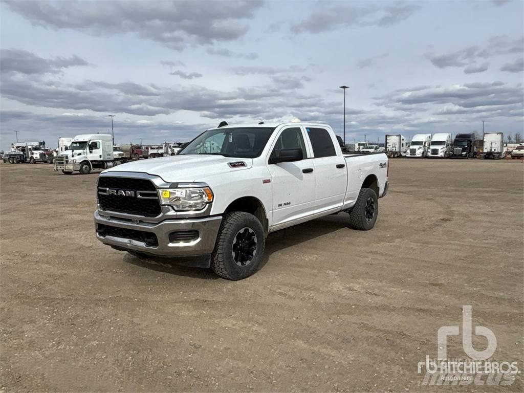 RAM 2500 Nakladacia/sklápacia bočnica