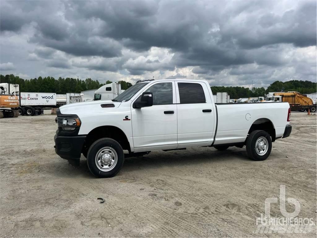 RAM 2500 Nakladacia/sklápacia bočnica