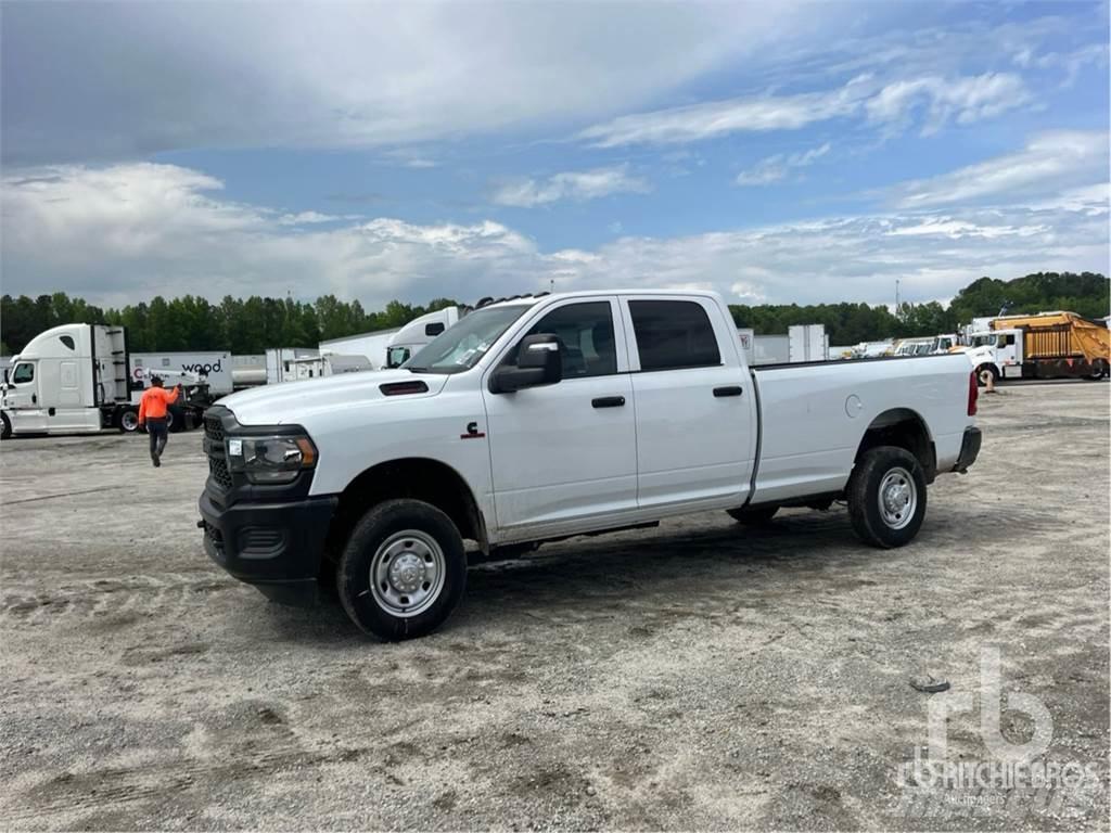 RAM 2500 Nakladacia/sklápacia bočnica