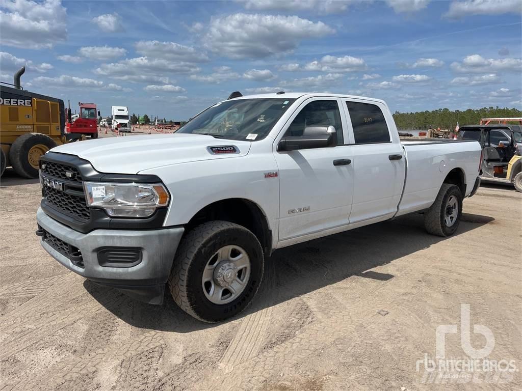RAM 2500 Nakladacia/sklápacia bočnica