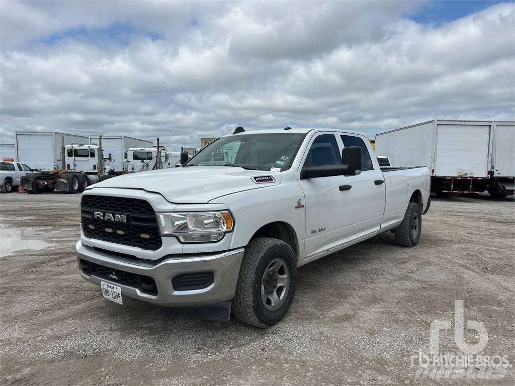 RAM 2500 Nakladacia/sklápacia bočnica