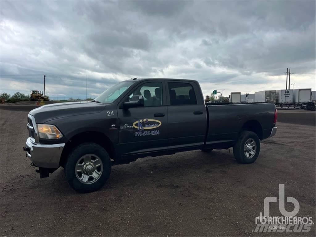 RAM 2500 Nakladacia/sklápacia bočnica