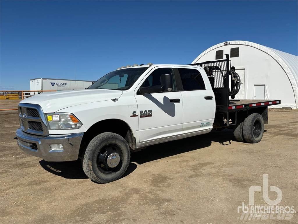 RAM 3500 Plošinové nákladné automobily/nákladné automobily so sklápacími bočnicami