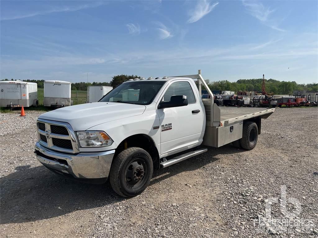 RAM 3500 Plošinové nákladné automobily/nákladné automobily so sklápacími bočnicami