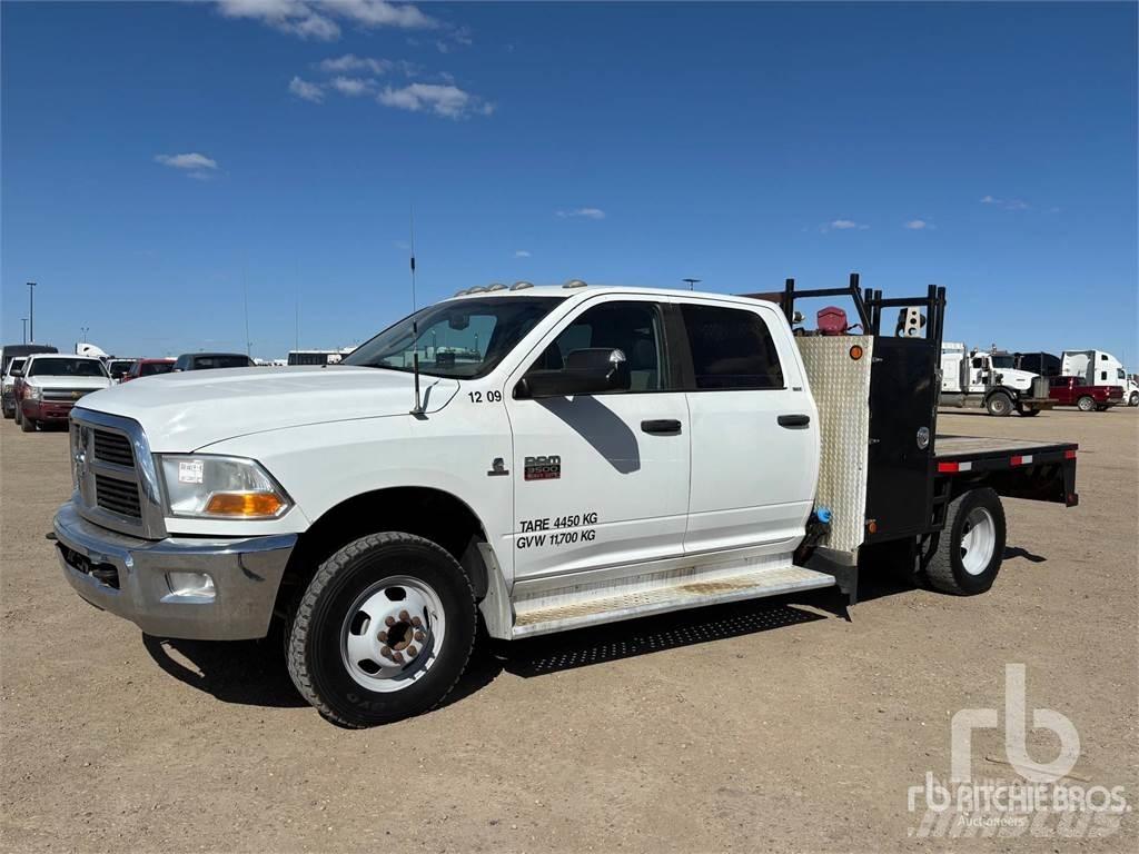 RAM 3500 Plošinové nákladné automobily/nákladné automobily so sklápacími bočnicami