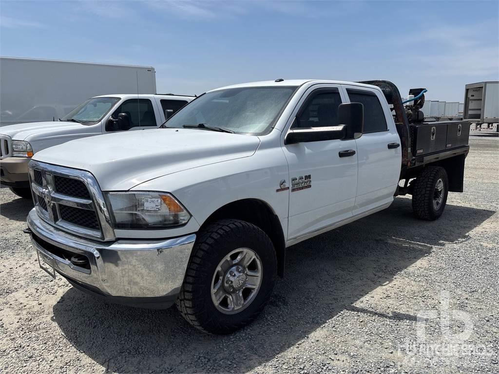 RAM 3500 Plošinové nákladné automobily/nákladné automobily so sklápacími bočnicami