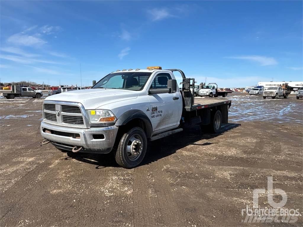 RAM 5500 Plošinové nákladné automobily/nákladné automobily so sklápacími bočnicami
