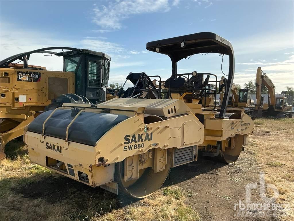 Sakai SW880 Tandemové valce