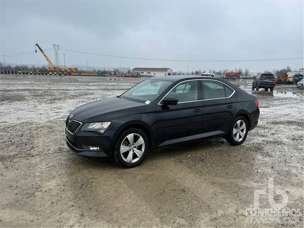Skoda SUPERB Automobily